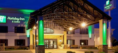 Holiday Inn Hotel & Suites Lakeville