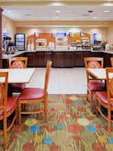 Hotel Holiday Inn Express Raleigh Durham Airport photo 5
