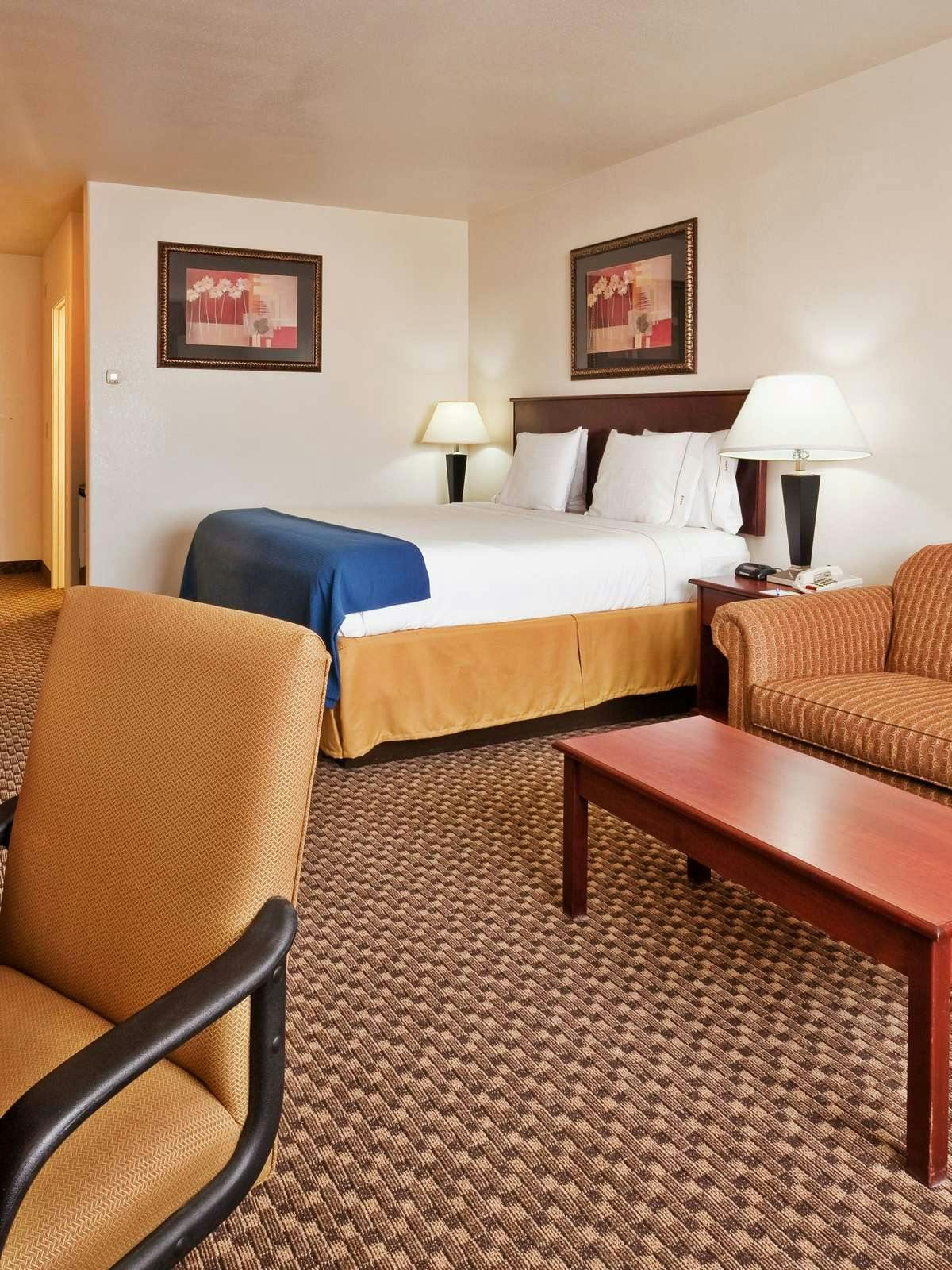 Hotel Holiday Inn Express Santa Rosa photo 1