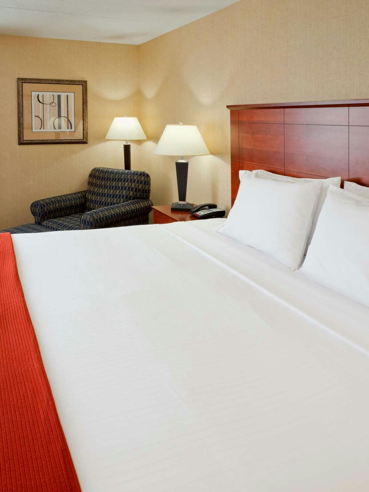 Hotel Holiday Inn Express Ramsey Mahwah photo 1