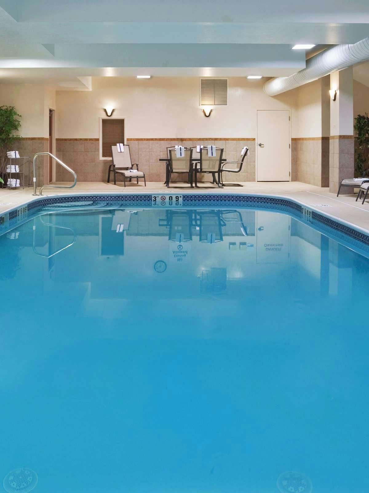 Hotel Holiday Inn Express Tiffin photo 5