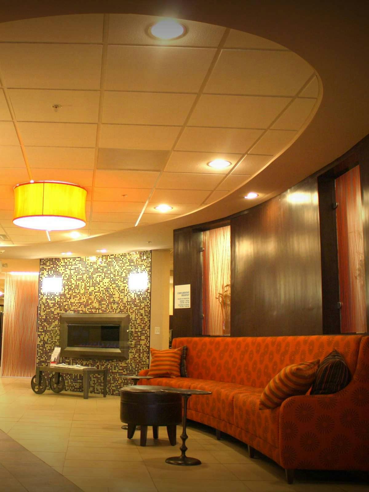 Hotel Holiday Inn Express Toledo North photo 4