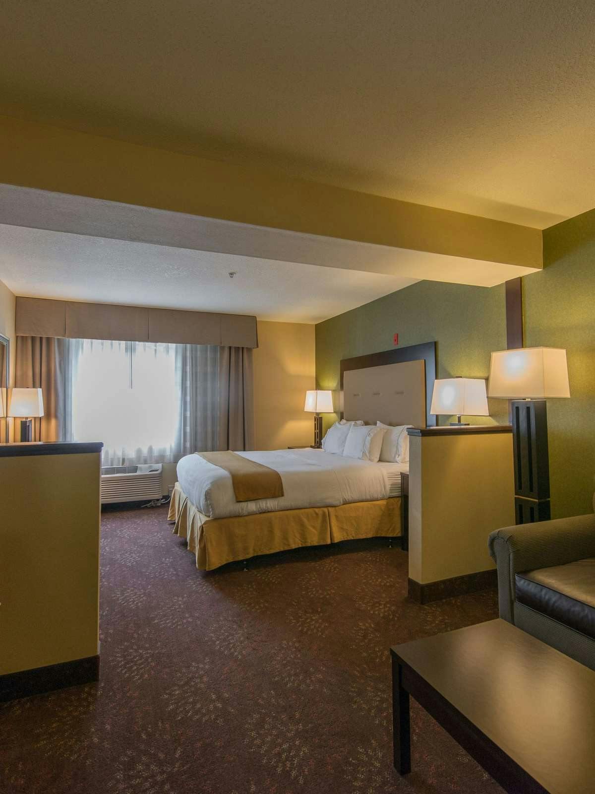 Hotel Holiday Inn Express Troutdale photo 1