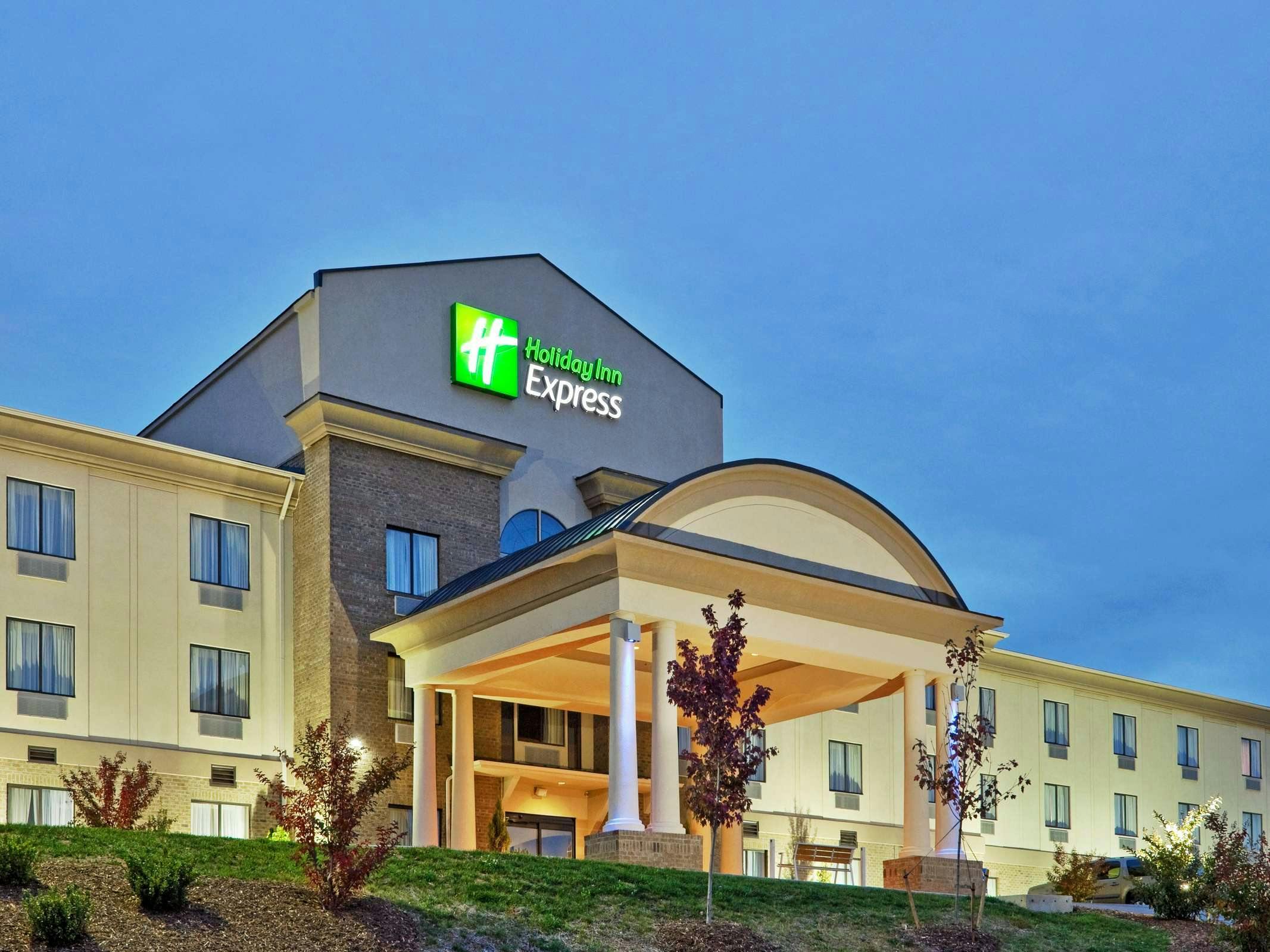 Holiday Inn Express Troutville