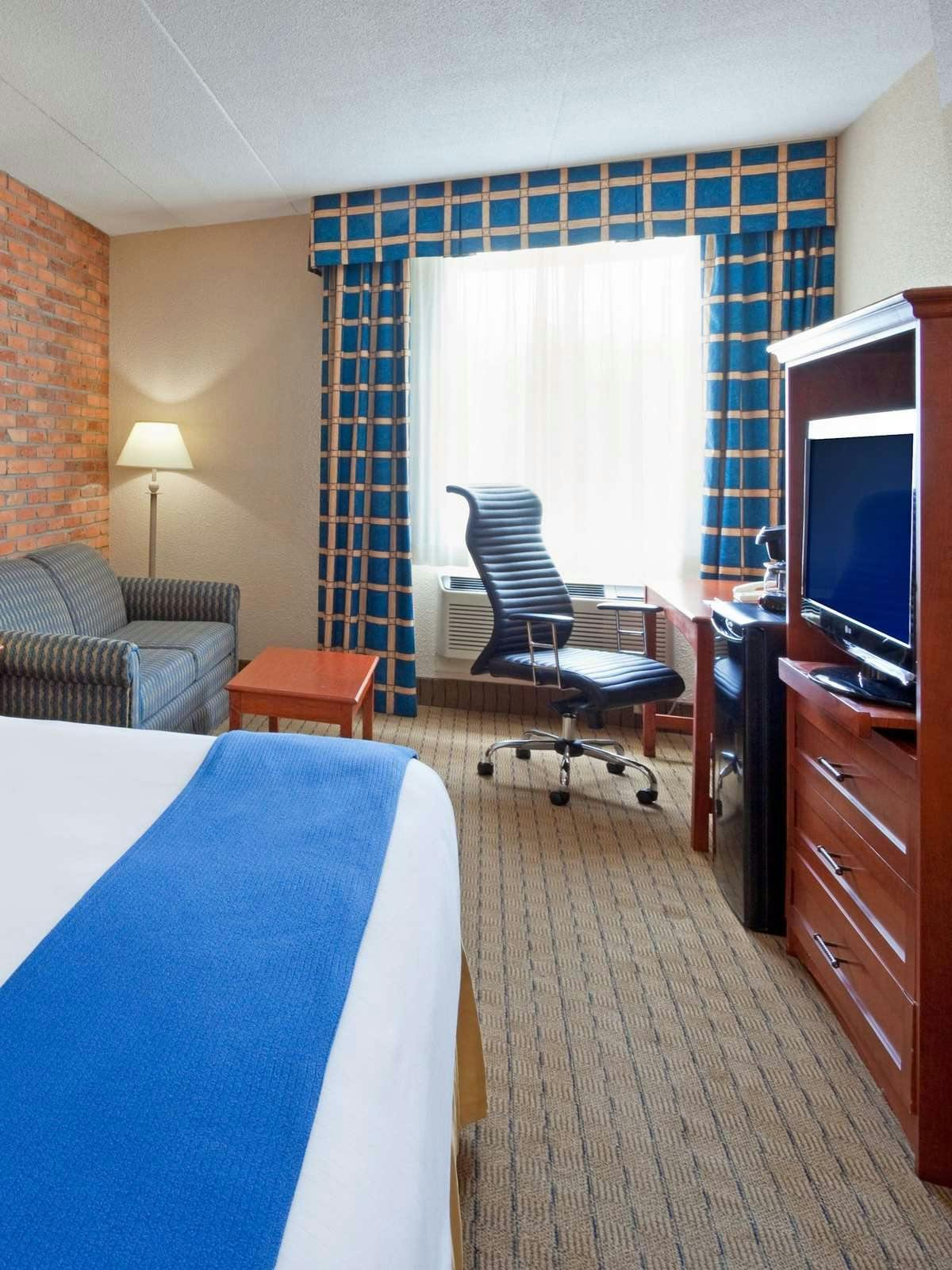 Hotel Holiday Inn Express Toronto East Scarborough photo 2
