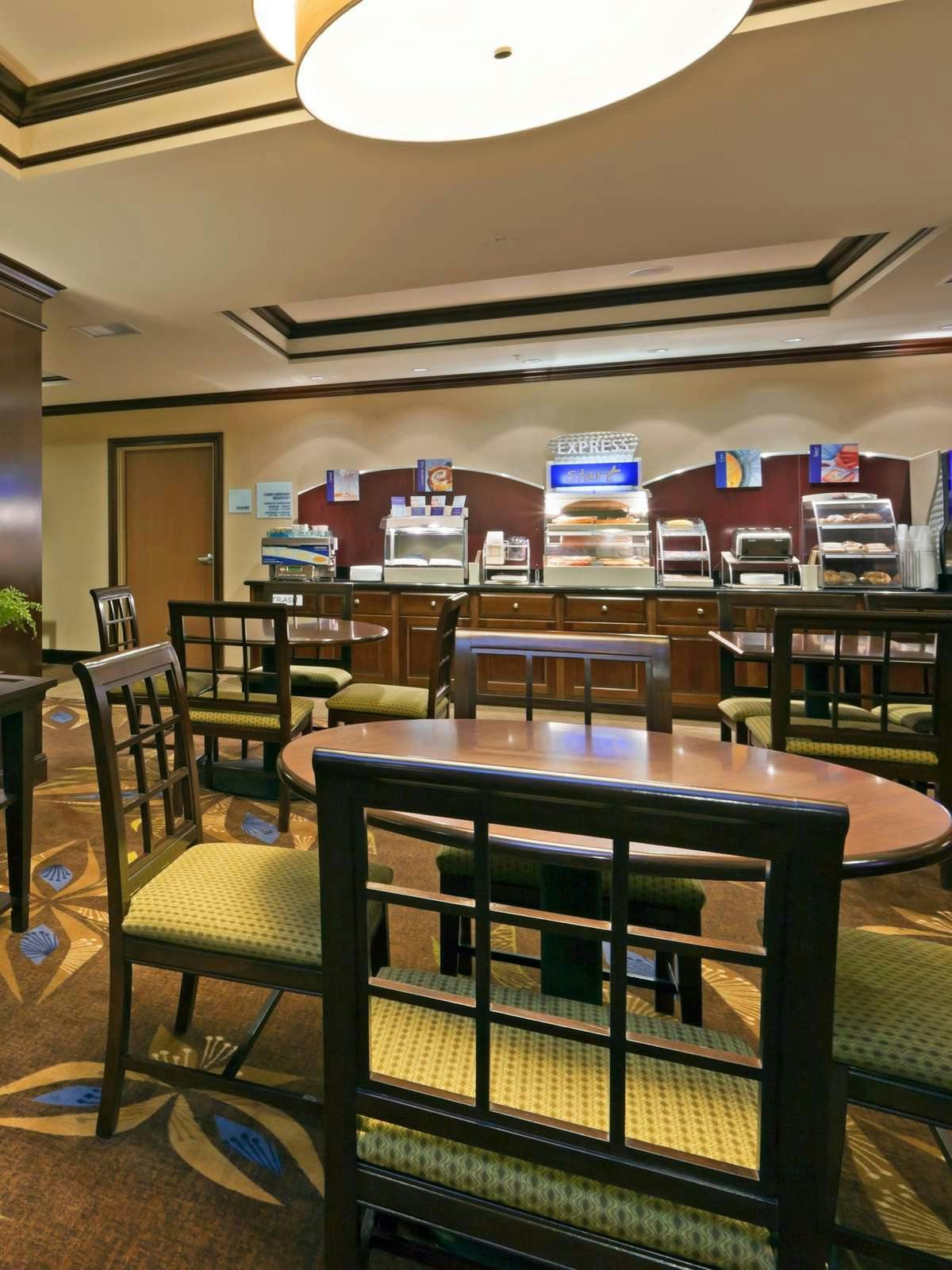 Hotel Holiday Inn Express Washington Court House photo 5