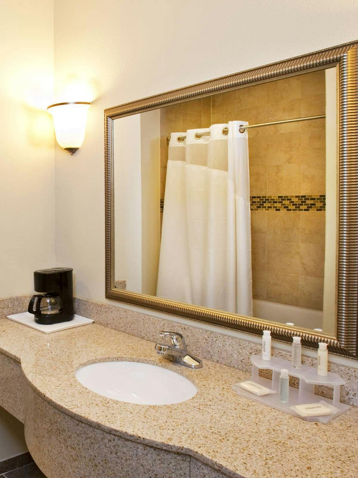 Hotel Holiday Inn Express Waterloo photo 3