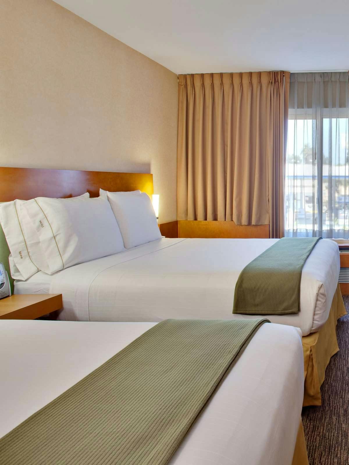 Hotel Holiday Inn Express West Los Angeles photo 3