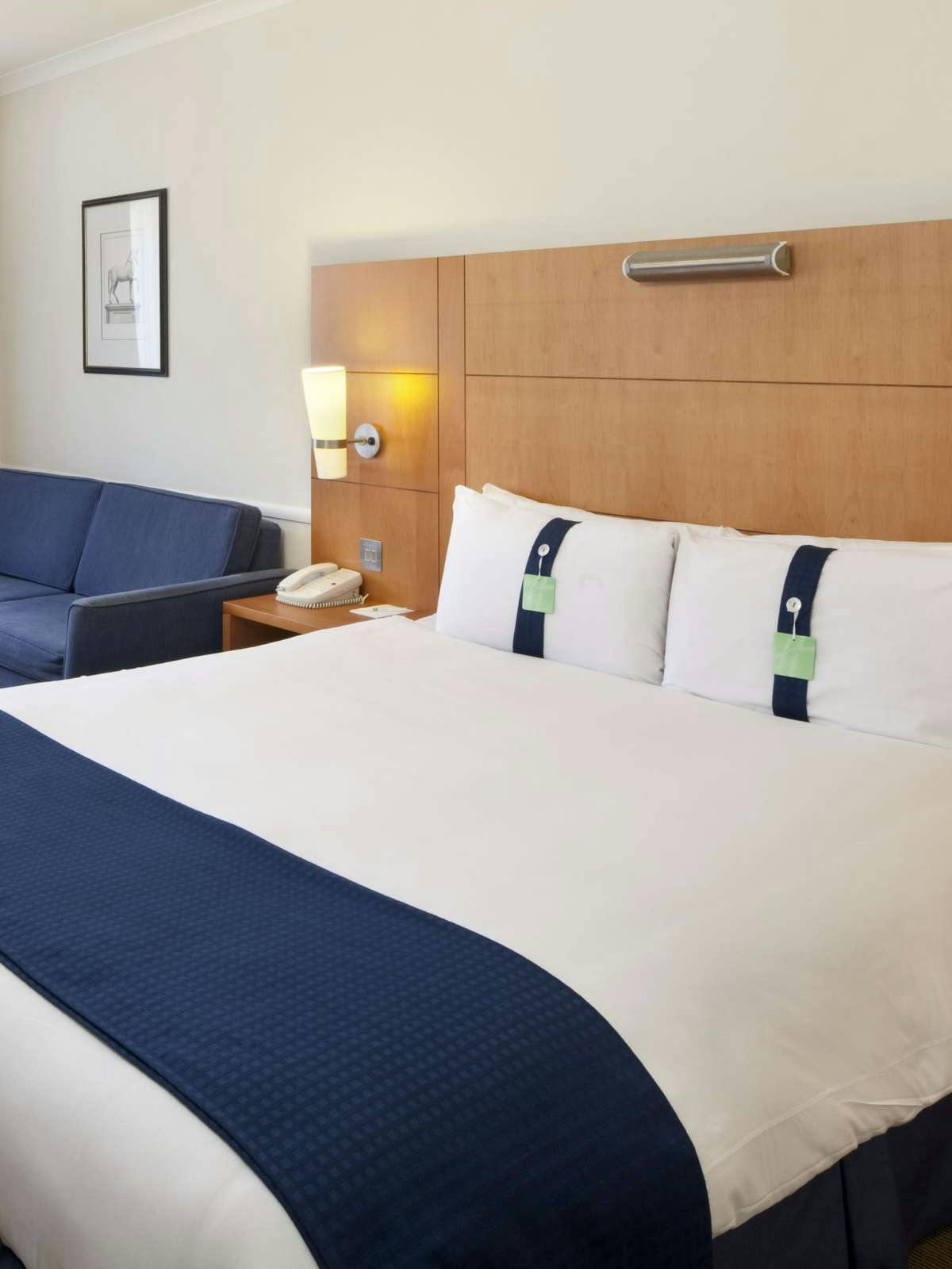 Hotel Holiday Inn Guildford photo 1