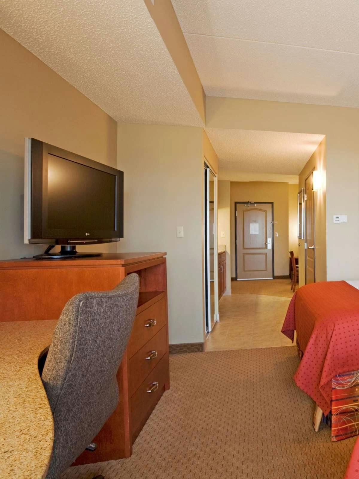 Hotel Holiday Inn Hotel & Suites Maple Grove NW photo 2