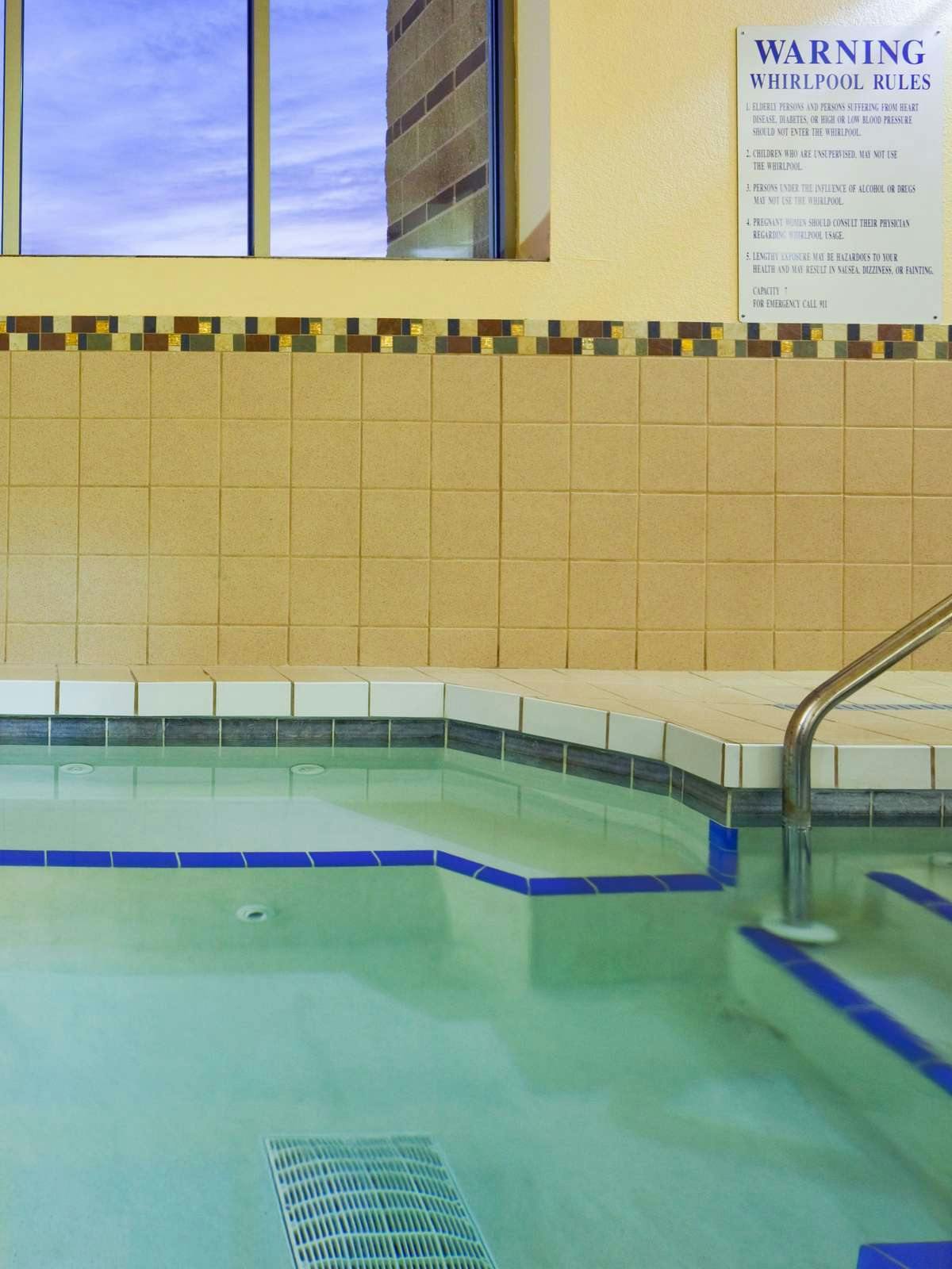 Hotel Holiday Inn Hotel & Suites Green Bay Stadium, an IHG Hotel photo 1