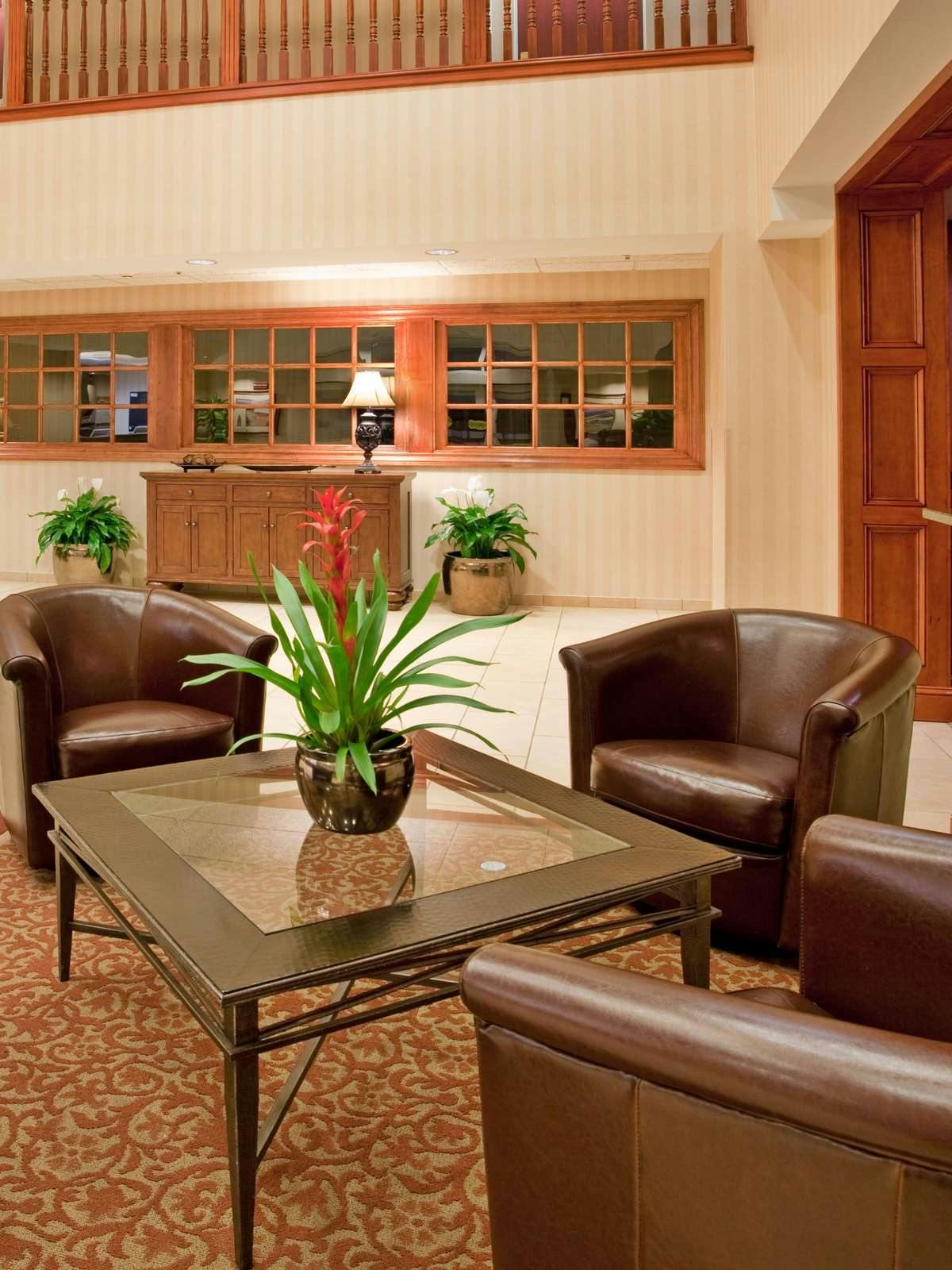 Hotel Holiday Inn Hotel & Suites Overland Park Convention Center photo 4