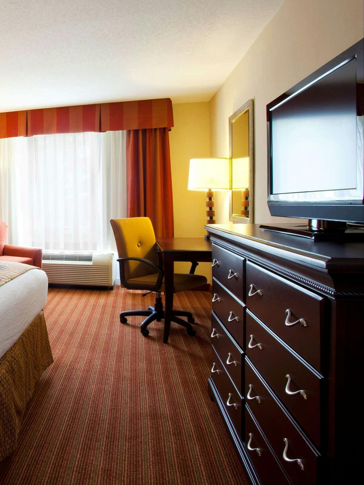 Hotel Holiday Inn Hotel & Suites Orange Park photo 2