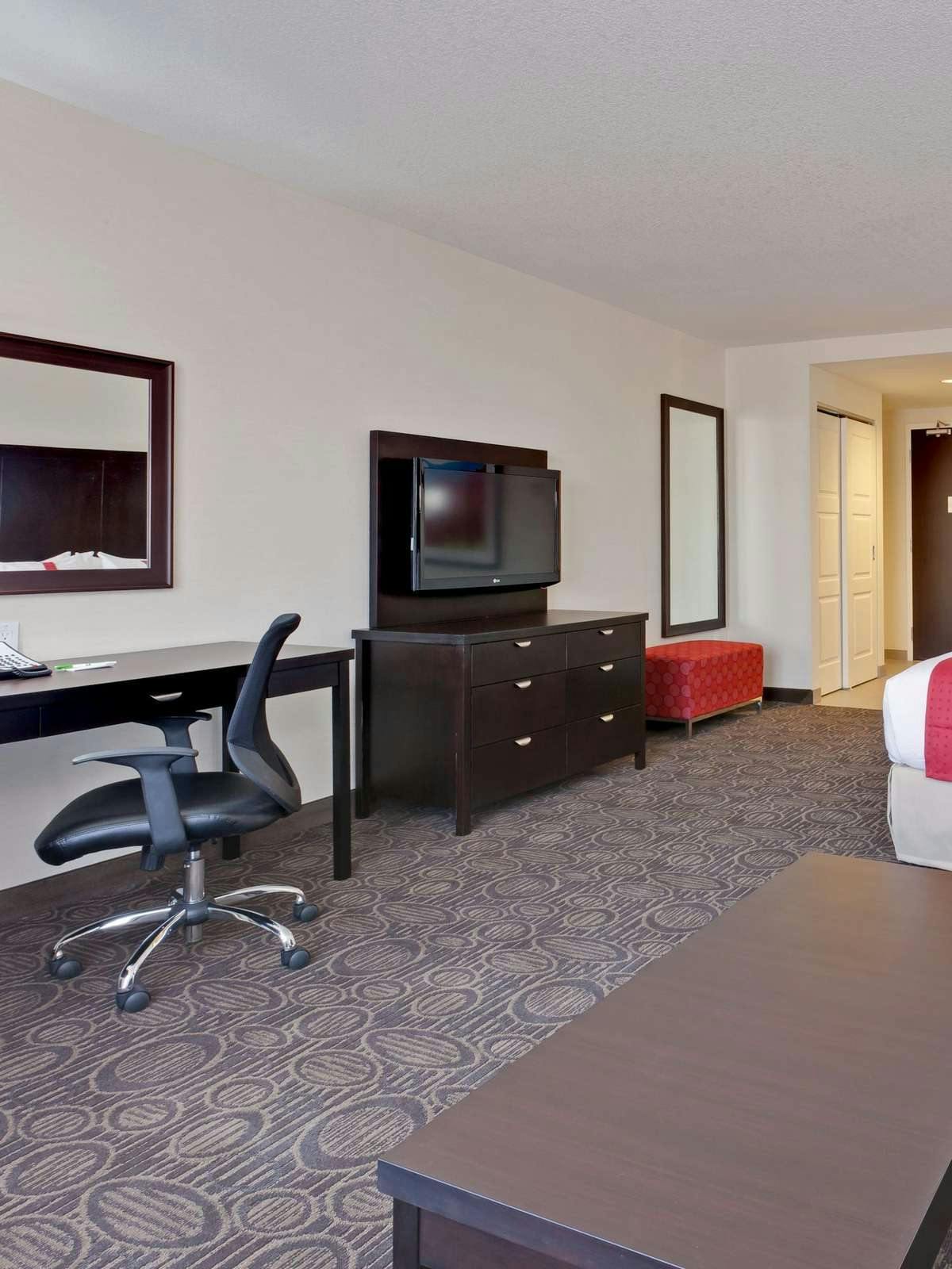 Hotel Holiday Inn Hotel & Suites Red Deer South photo 2