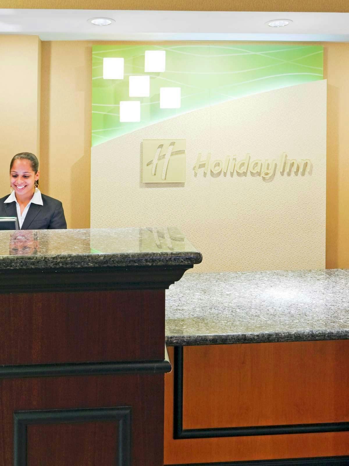 Hotel Holiday Inn Hotel & Suites Rochester Marketplace photo 4