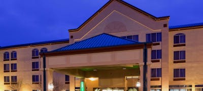 Holiday Inn Hotel & Suites Rothschild