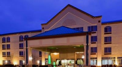 Holiday Inn Hotel & Suites Rothschild