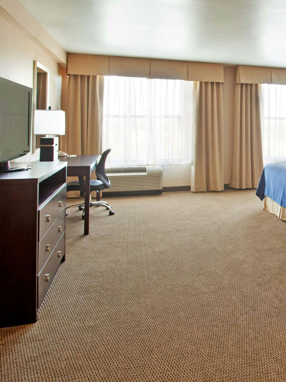 Hotel Holiday Inn Hotel & Suites PHX photo 3