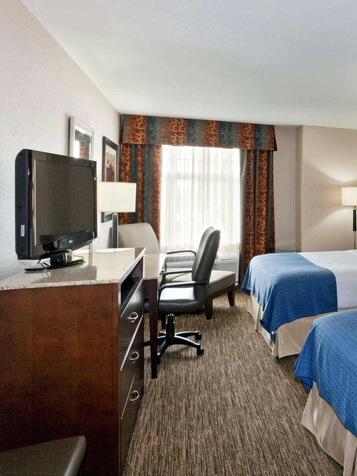Hotel Holiday Inn Hotel & Suites Surrey East Cloverdale photo 2