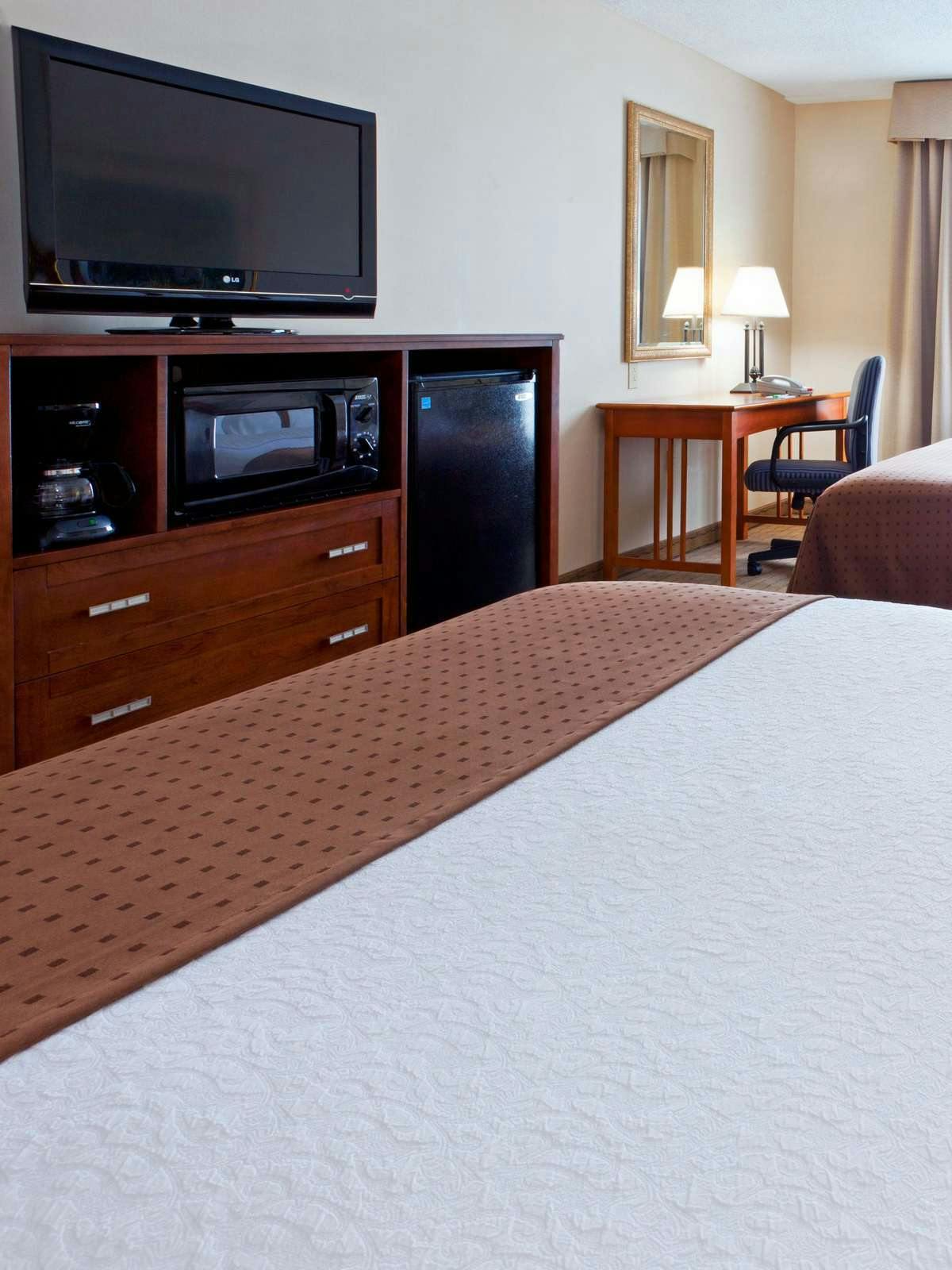 Hotel Holiday Inn Johnstown Gloversville photo 2