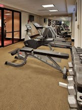 kansas aladdin inn downtown holiday hoteltonight amenities