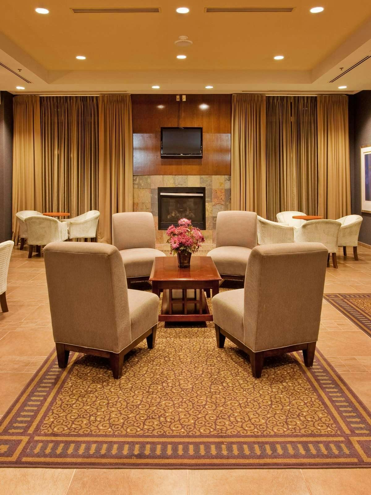 Hotel Holiday Inn Kansas City Airport photo 4