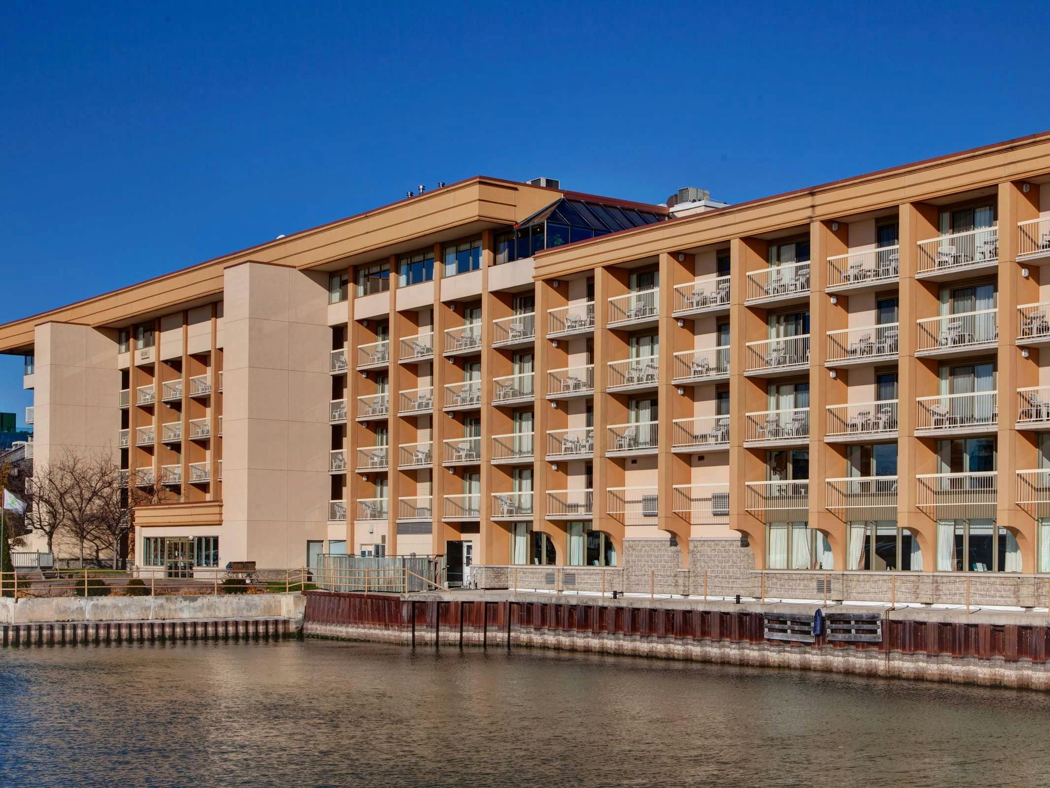 Holiday Inn Kingston Waterfront