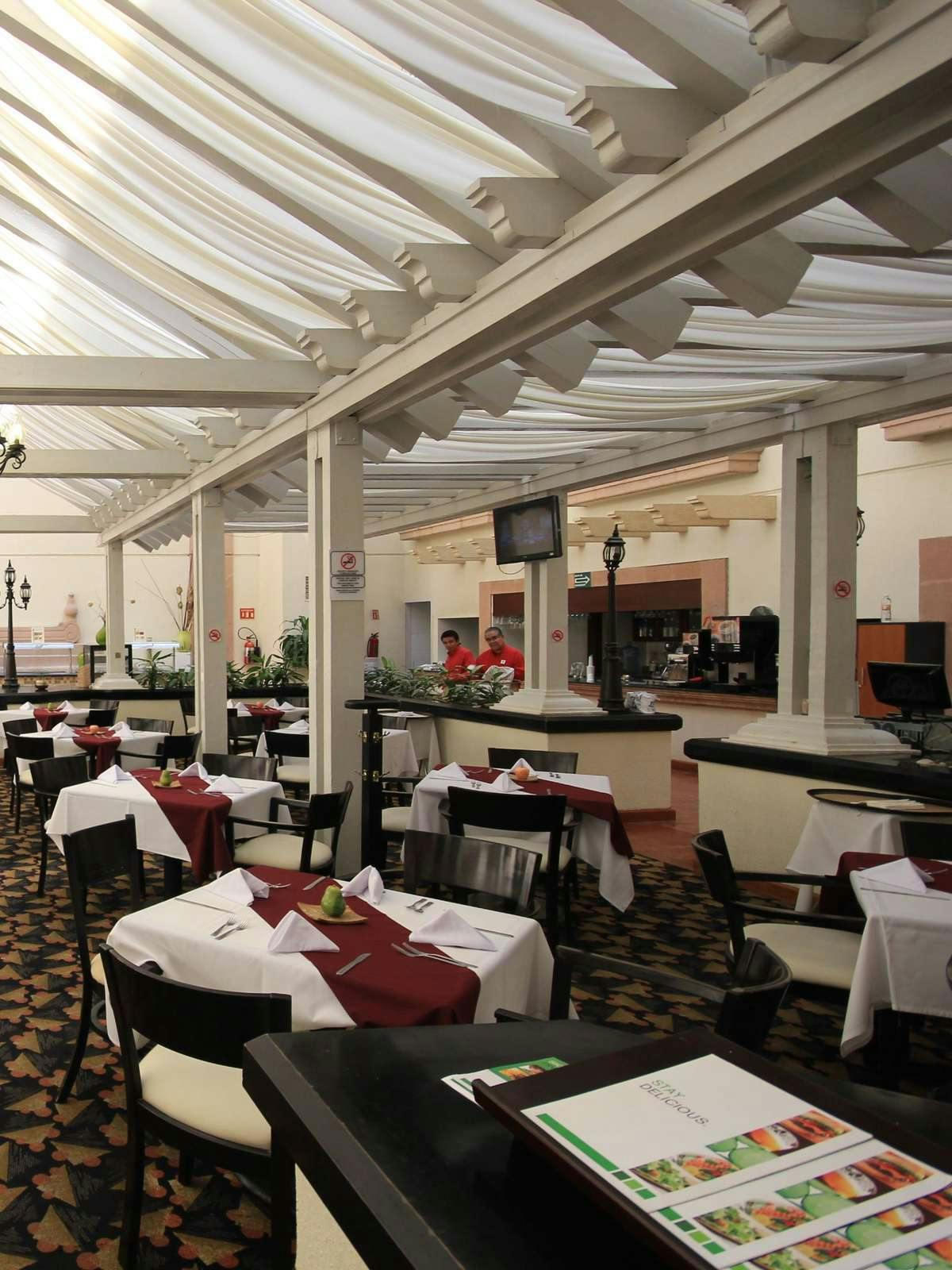 Hotel Holiday Inn Leon photo 4