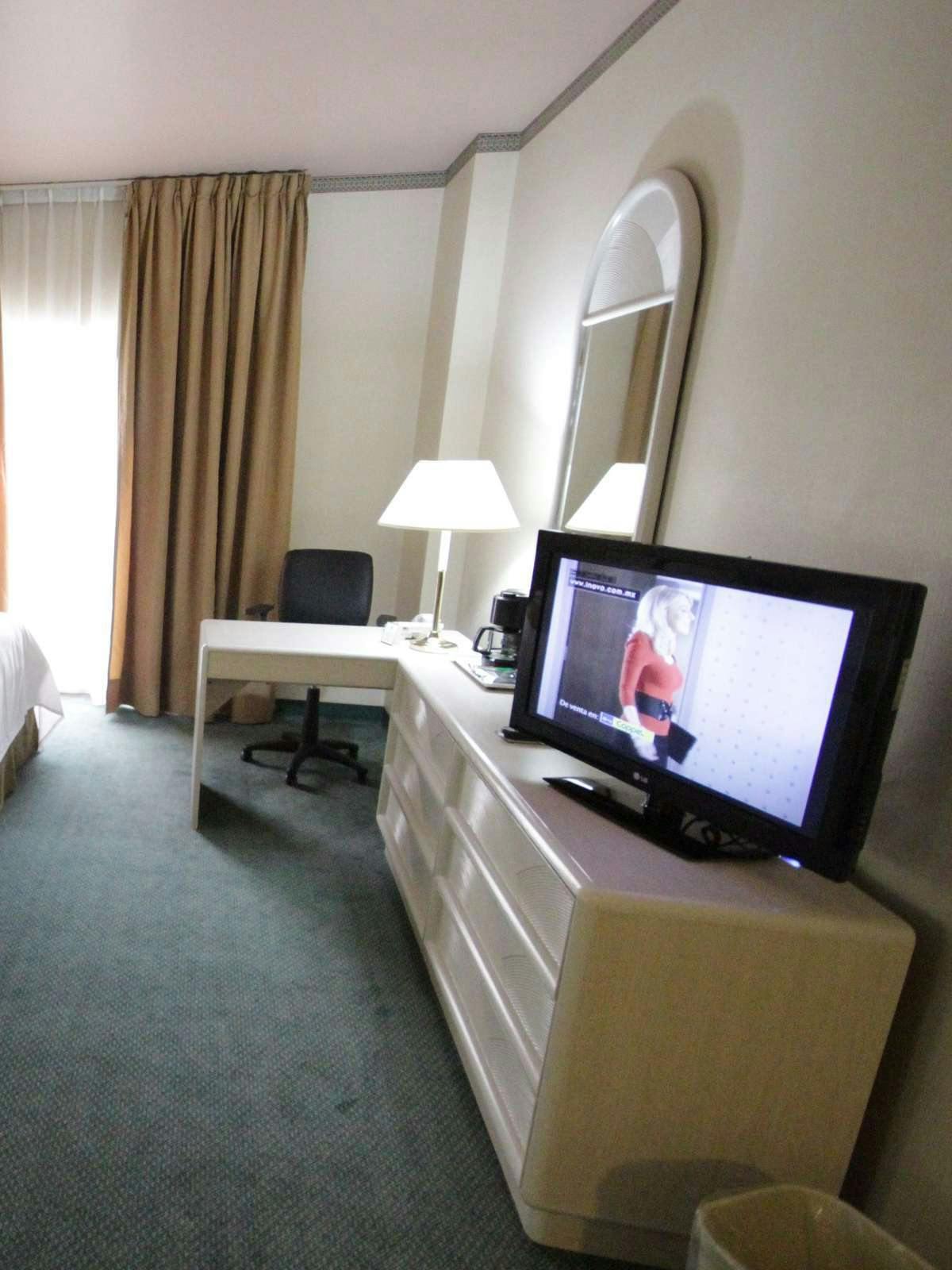 Hotel Holiday Inn Leon photo 2