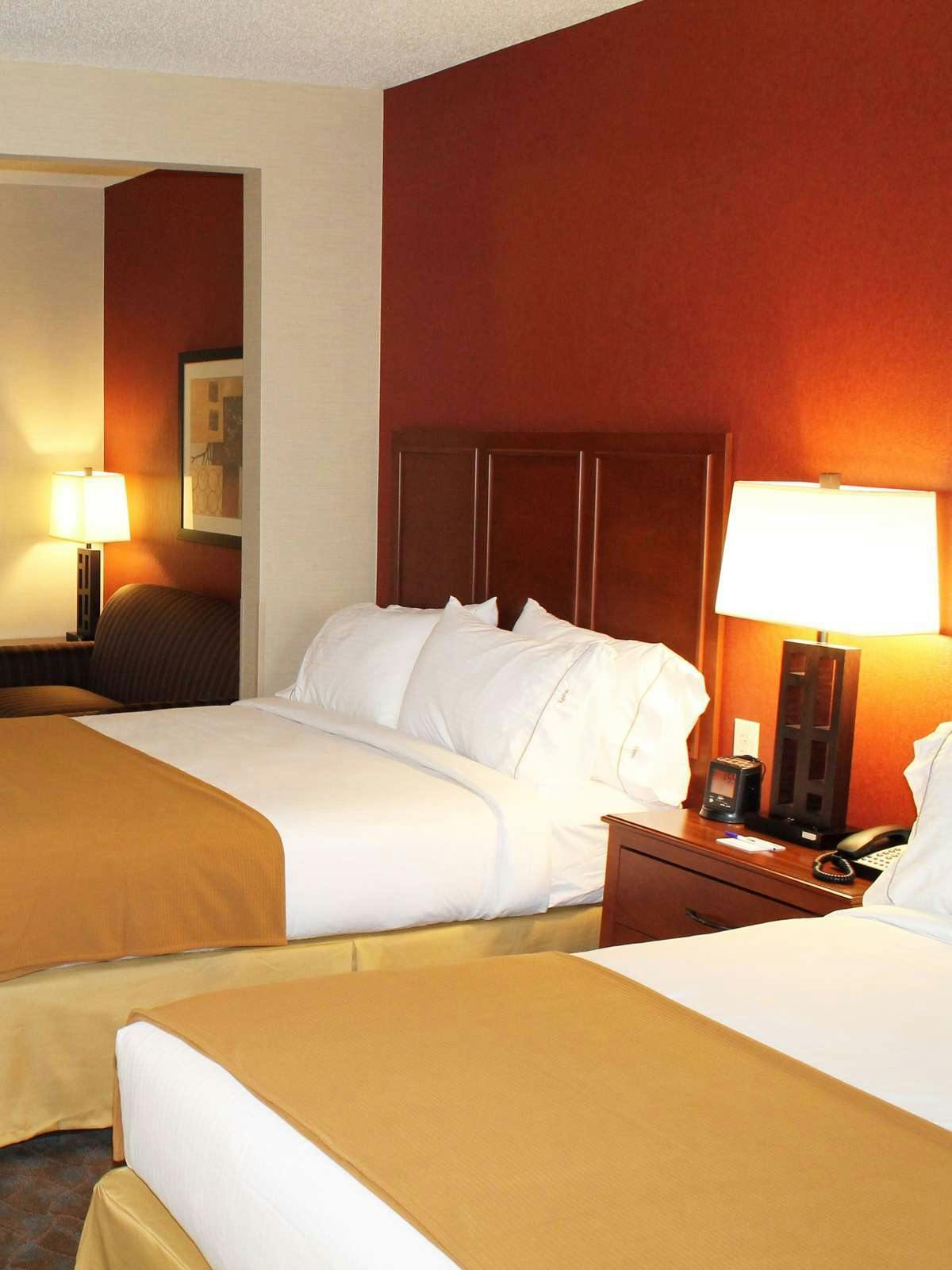 Hotel Holiday Inn Express Hotel & Suites Paducah West photo 1