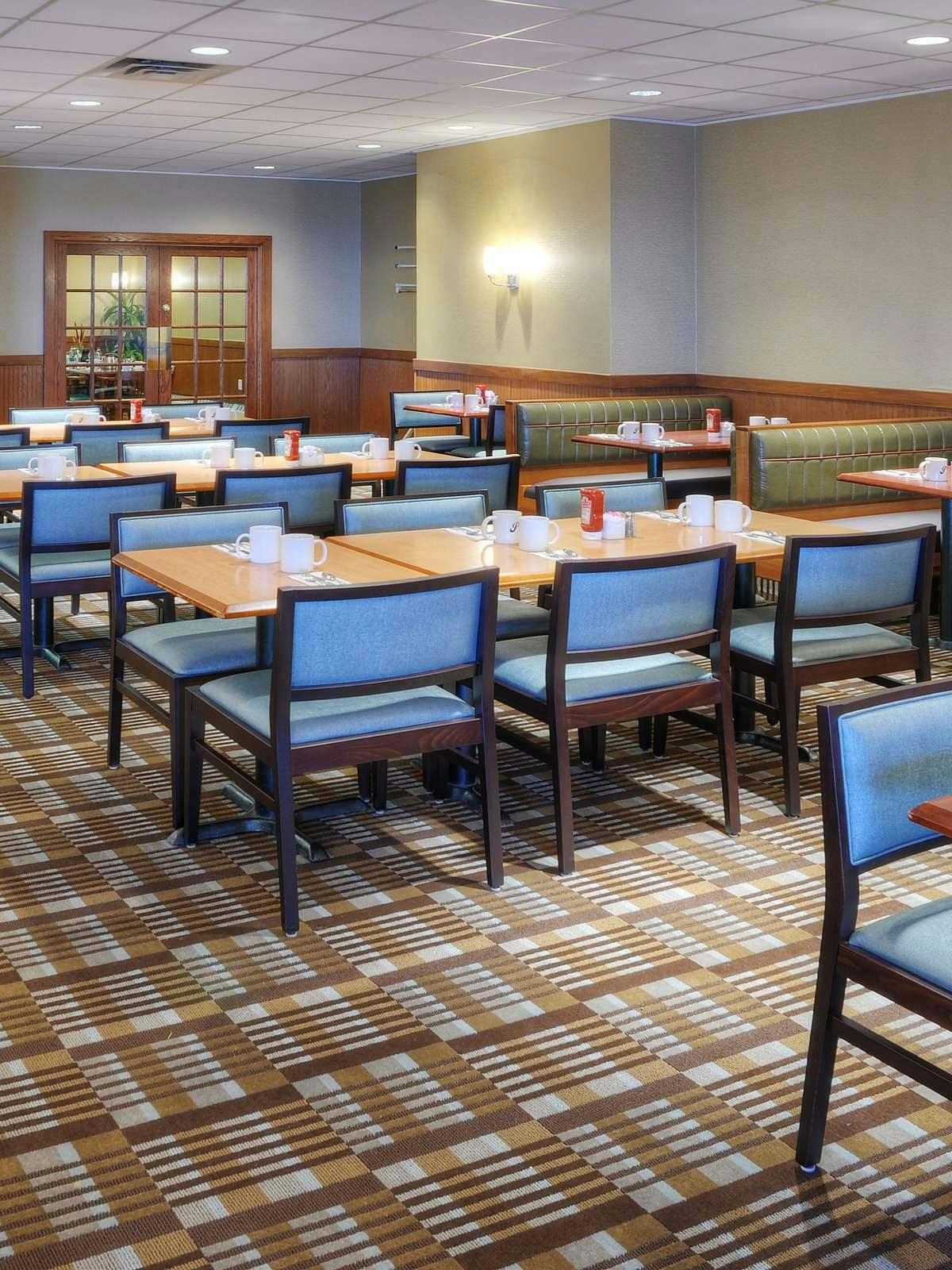 Hotel Holiday Inn Toronto Airport East photo 3