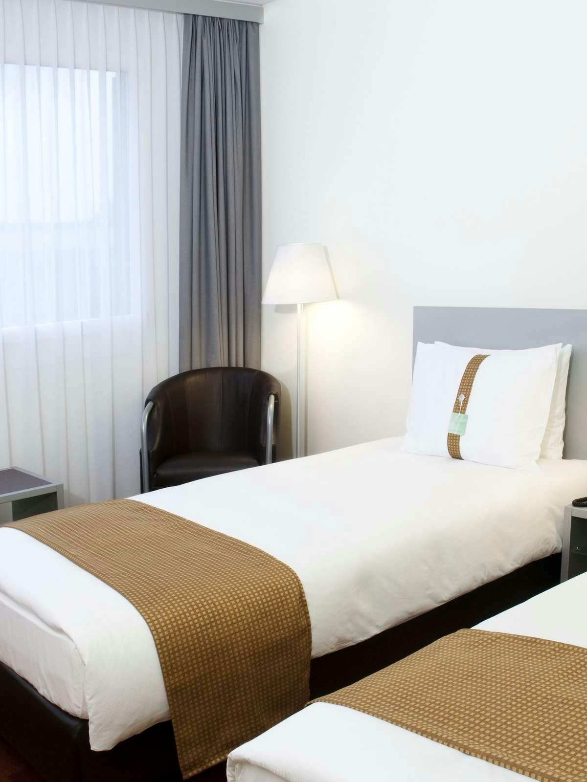 Hotel Holiday Inn Zürich Messe photo 2