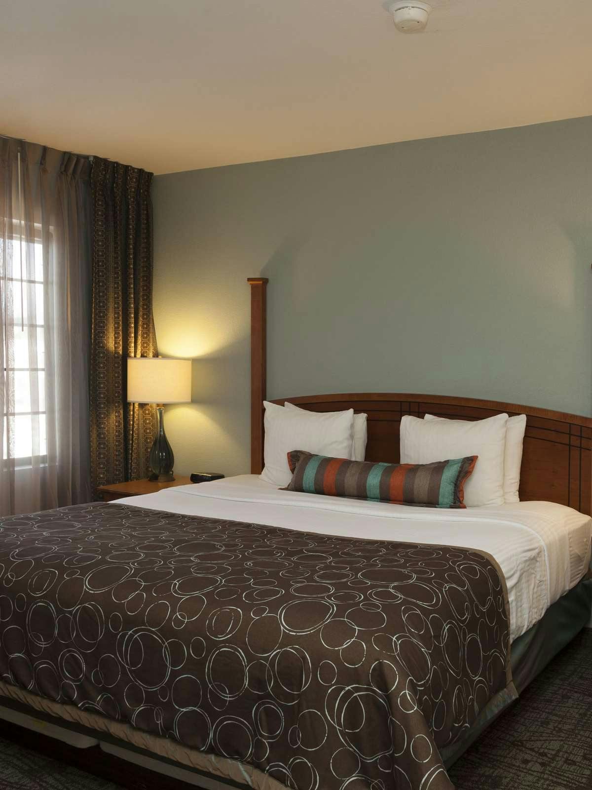 Hotel Staybridge Suites Air Force Academy photo 1