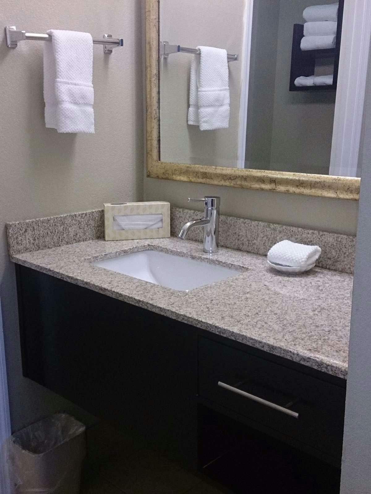 Hotel Staybridge Suites Columbus Airport photo 2