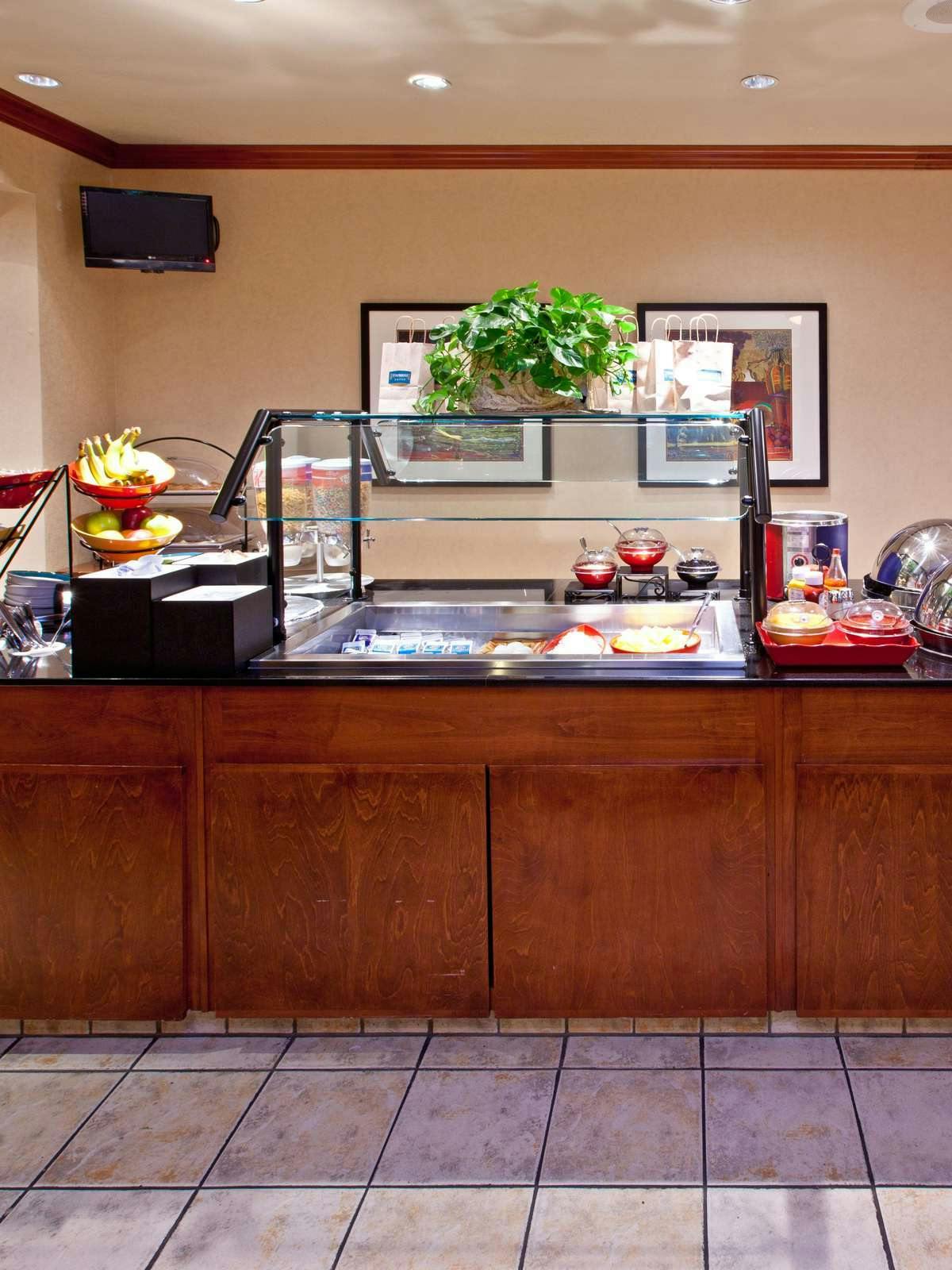 Hotel Staybridge Suites Cincinnati North photo 4