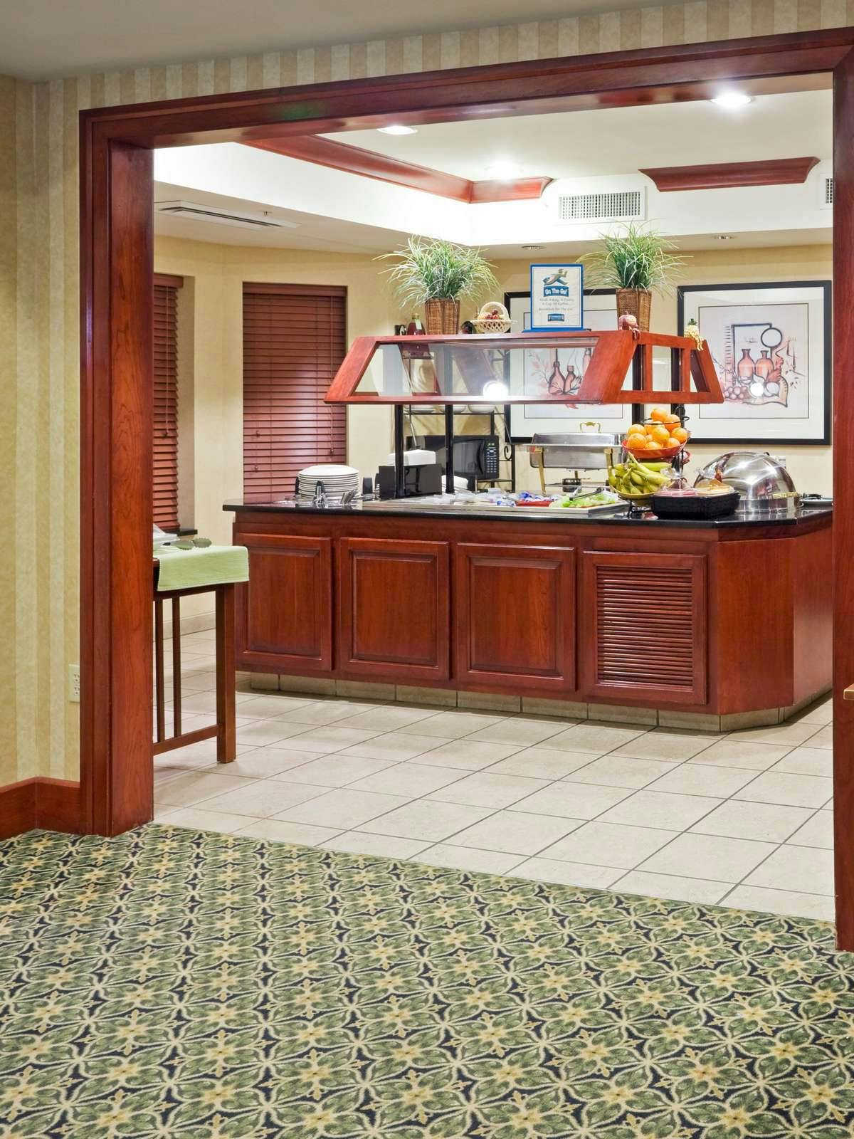 Hotel Staybridge Suites Cranbury South Brunswick photo 2