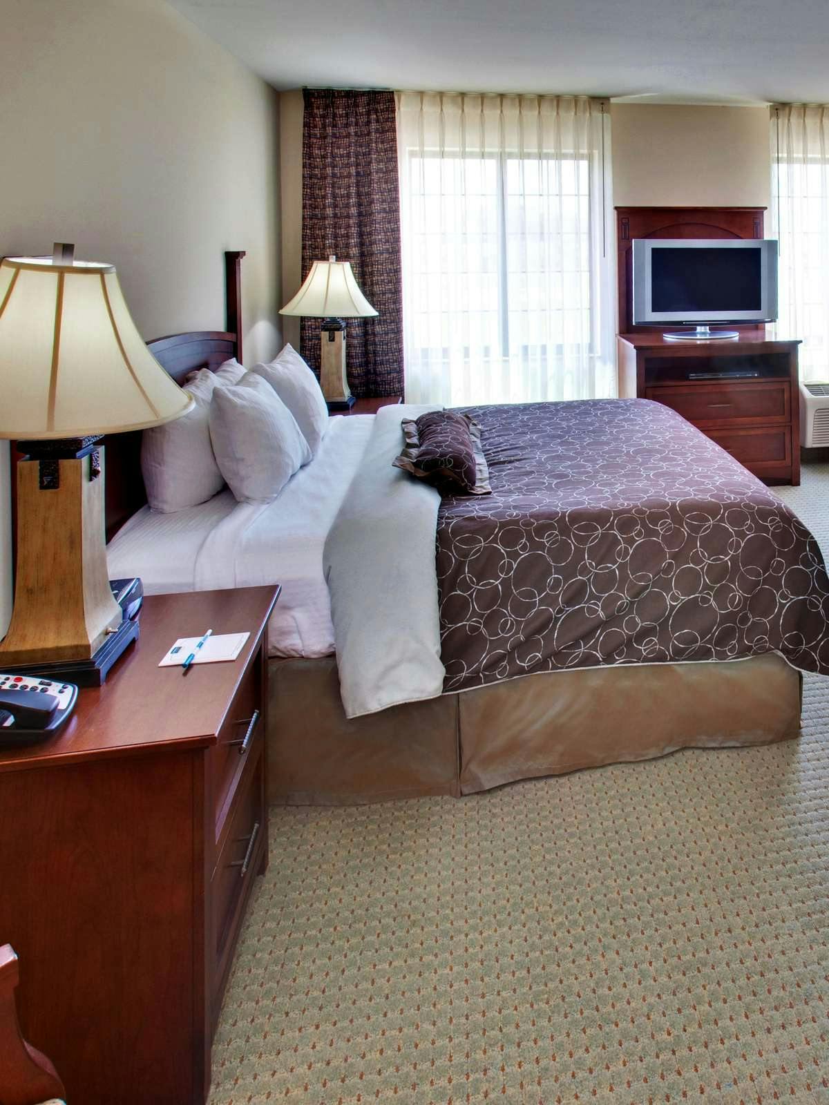 Hotel Staybridge Suites Davenport photo 1