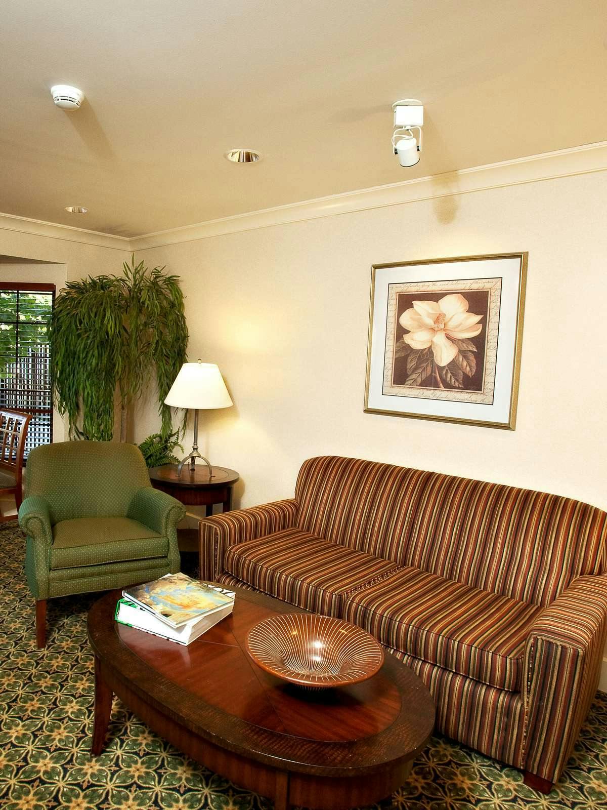 Hotel Staybridge Suites Indianapolis Airport photo 2