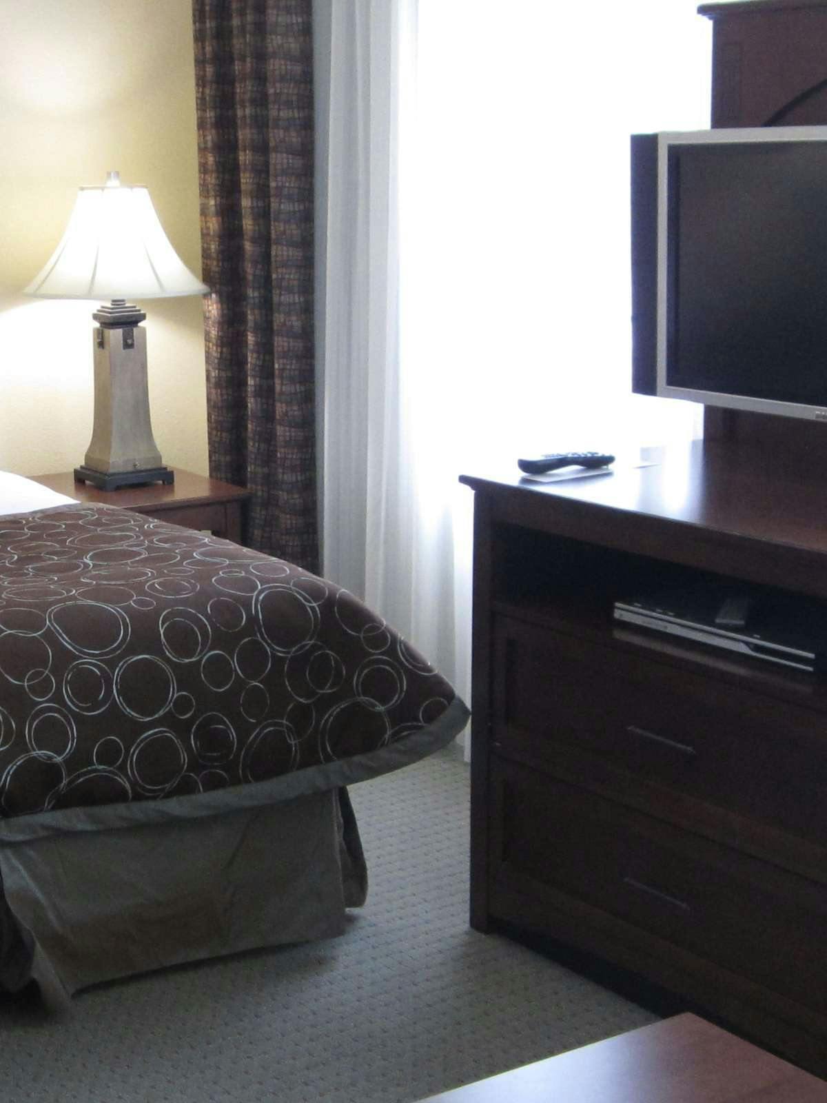 Hotel Staybridge Suites Kalamazoo photo 2