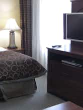 Hotel Staybridge Suites Kalamazoo photo 2
