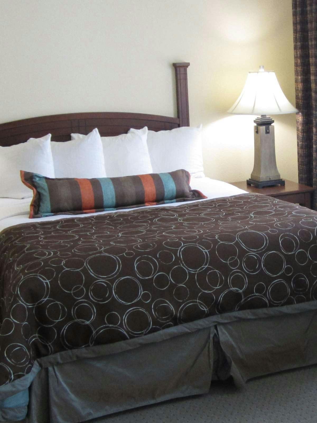 Hotel Staybridge Suites Kalamazoo photo 1