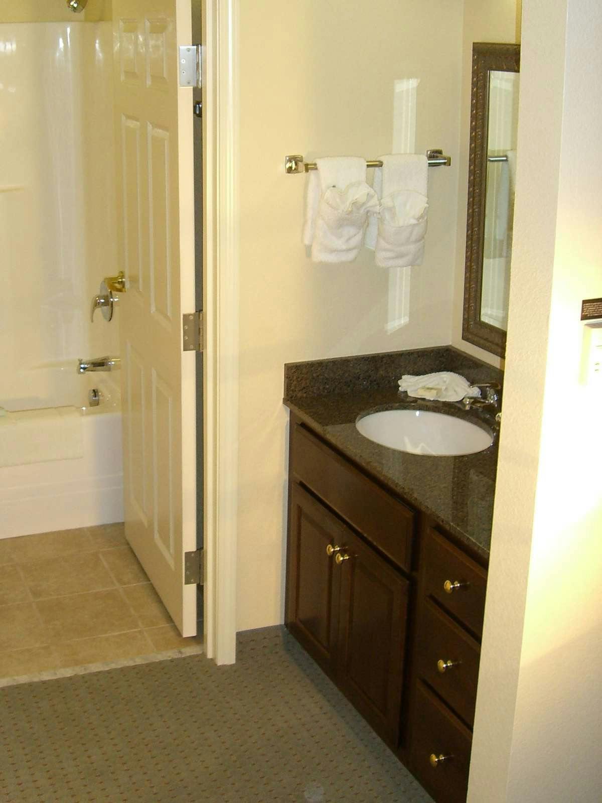 Hotel Staybridge Suites Kalamazoo photo 3