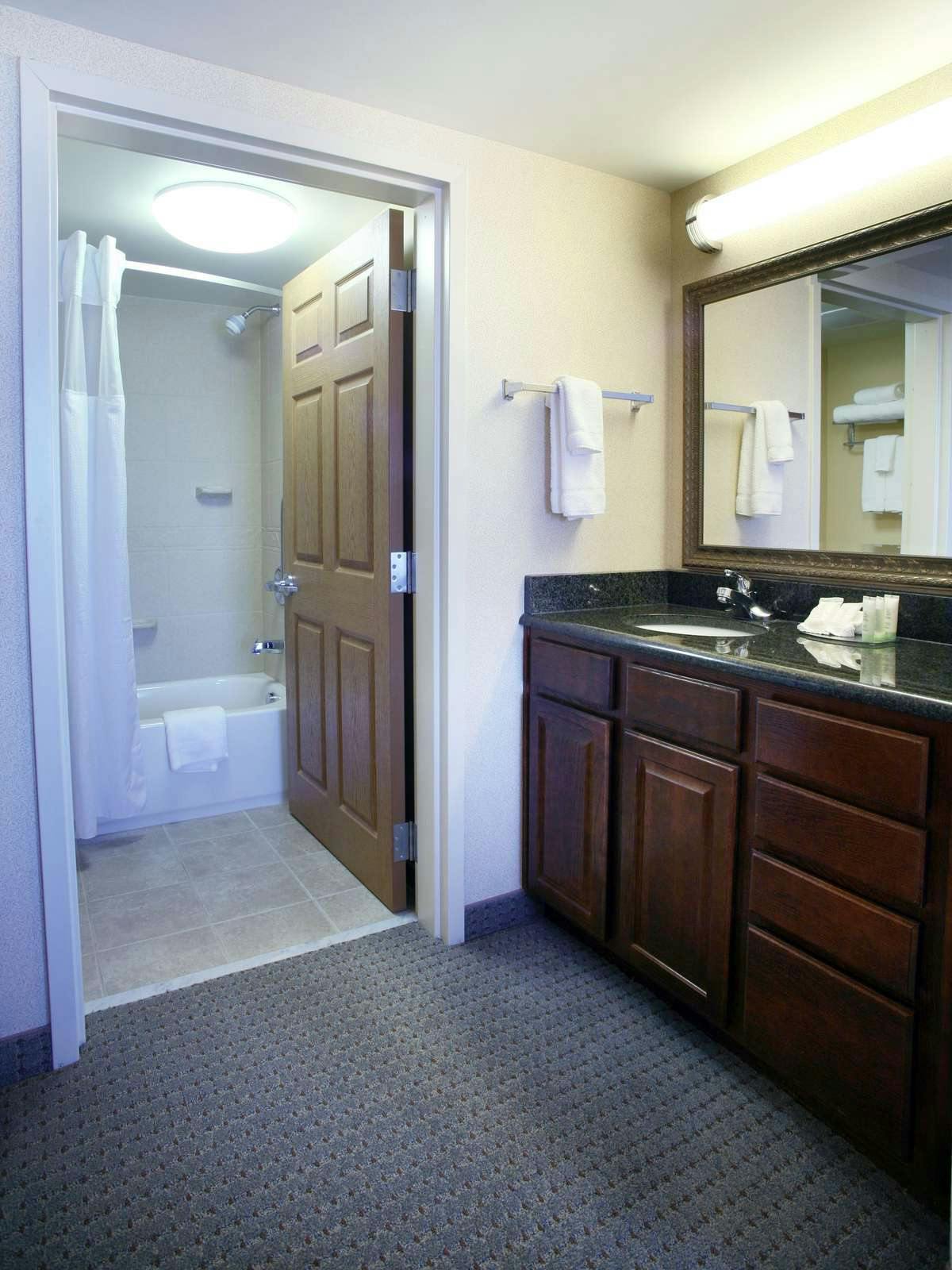 Hotel Staybridge Suites Indianapolis Downtown photo 3