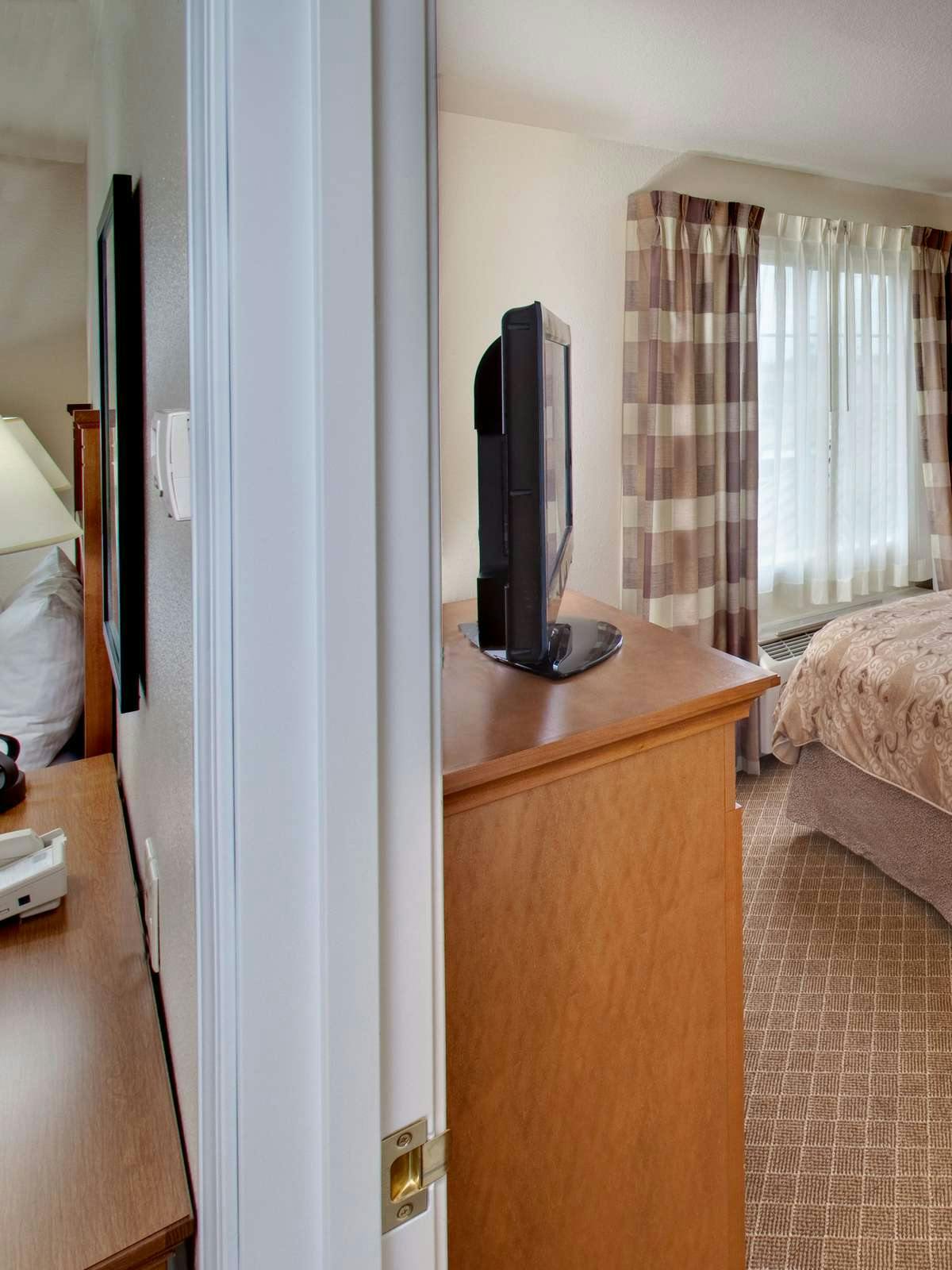 Hotel Staybridge Suites Sioux Falls At Empire Mall photo 2