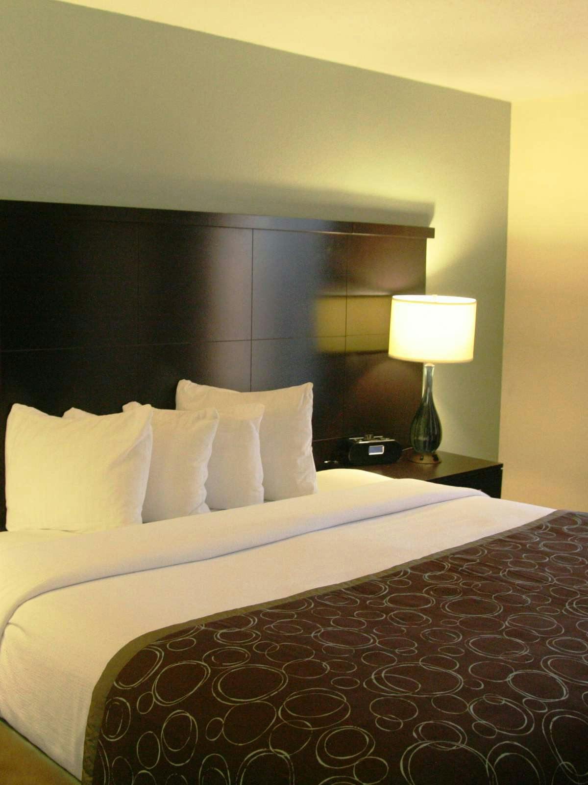 Hotel Staybridge Suites Tulsa Woodland Hills photo 1