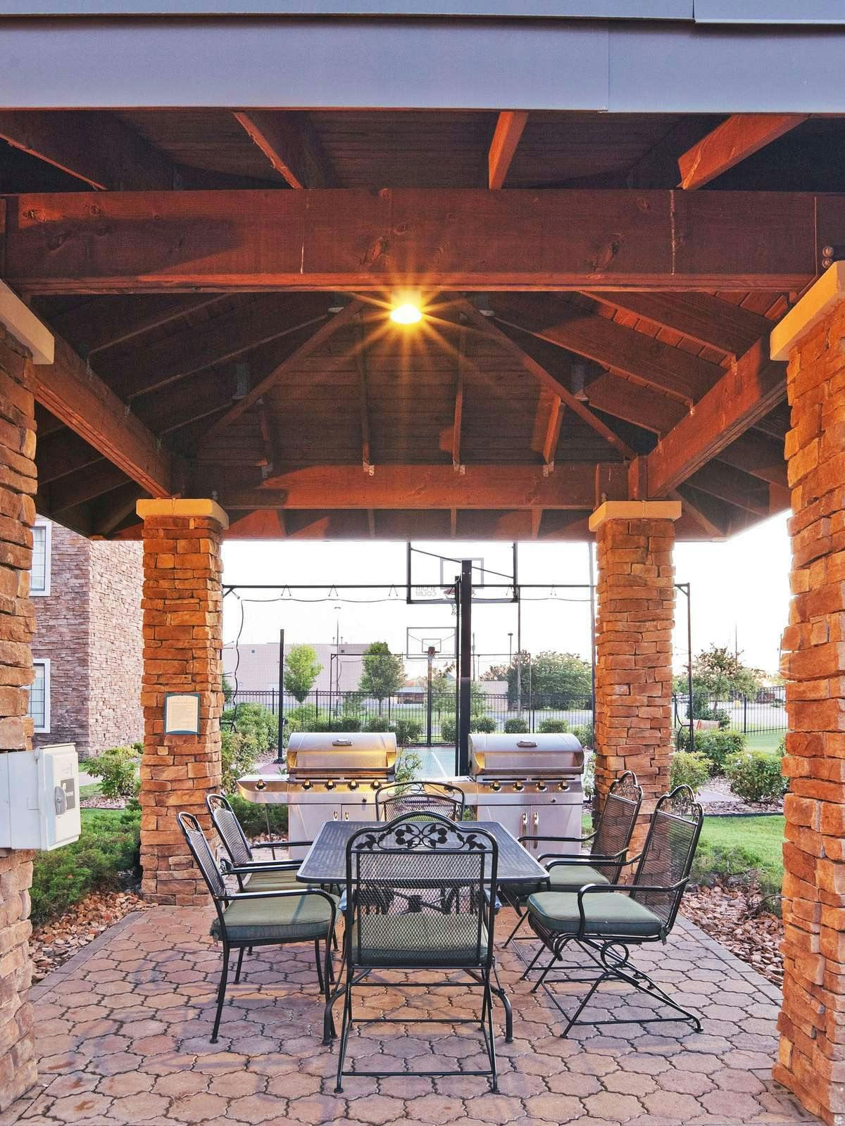 Hotel Staybridge Suites Tulsa Woodland Hills photo 5