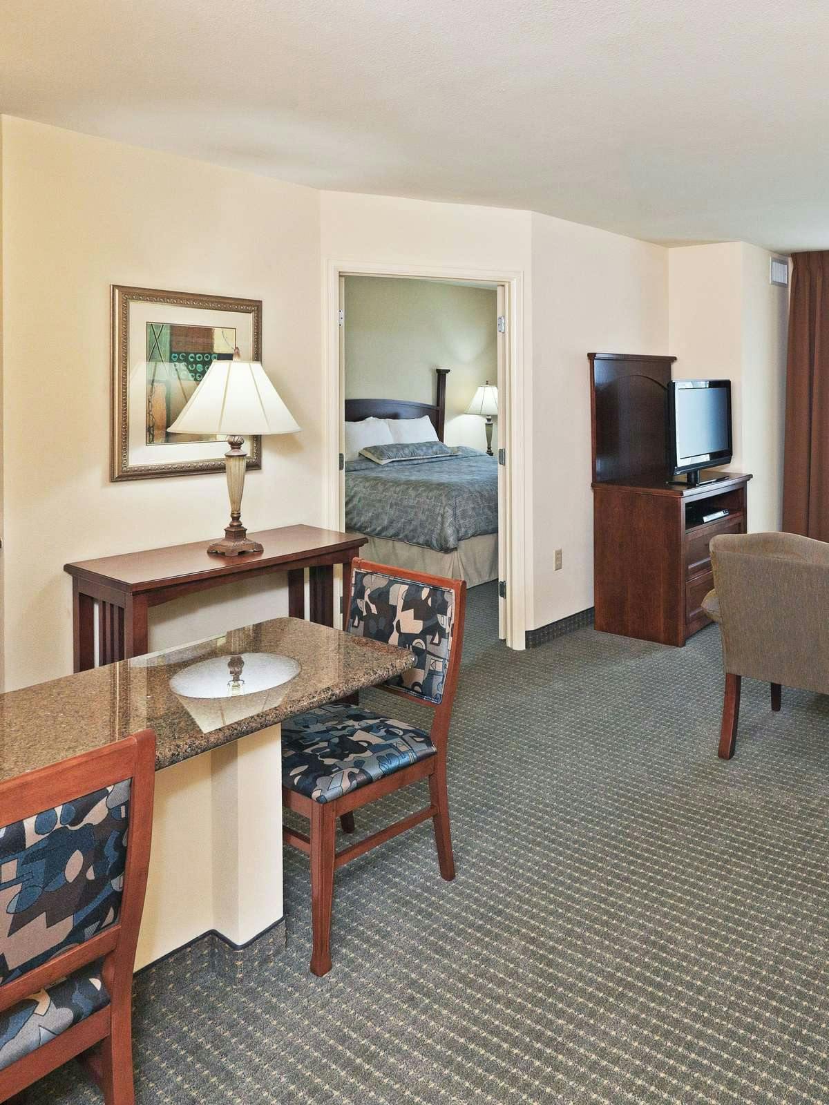 Hotel Staybridge Suites Wichita photo 1