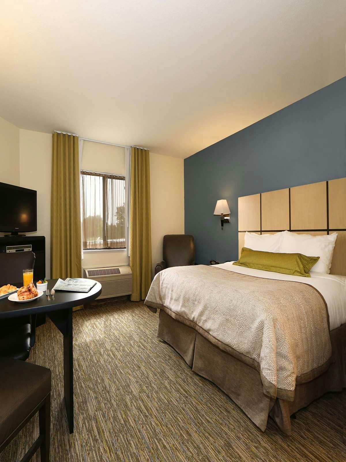 Hotel Candlewood Suites East Lansing by IHG photo 1