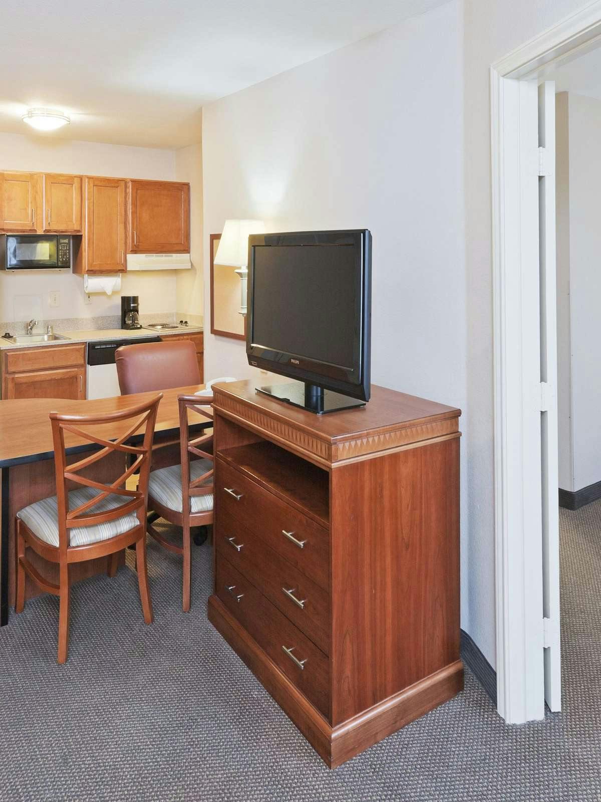 Hotel Candlewood Suites Dallas Market Center photo 3
