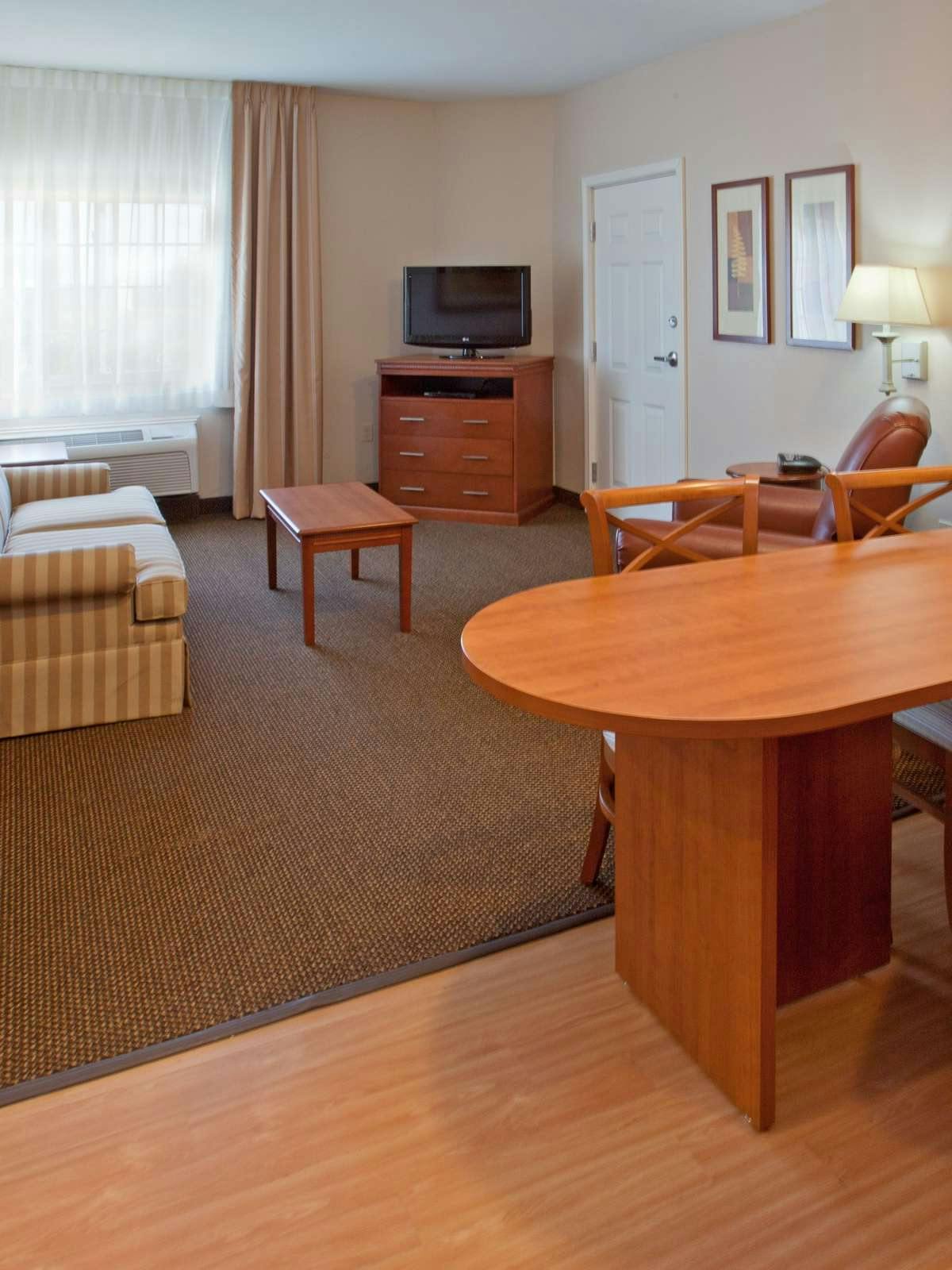 Hotel Candlewood Suites Deer Park photo 2